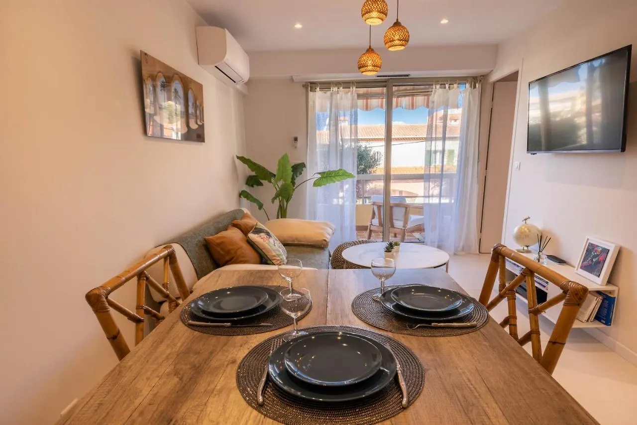 Lumineux, Tout Confort, Wifi & Terrace & Parking Saint-Laurent-du-Var Apartment