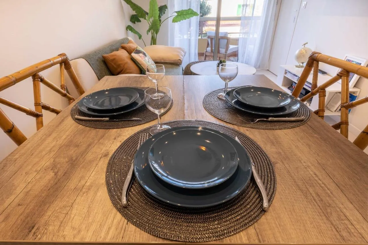 Lumineux, Tout Confort, Wifi & Terrace & Parking Saint-Laurent-du-Var 0*,  France