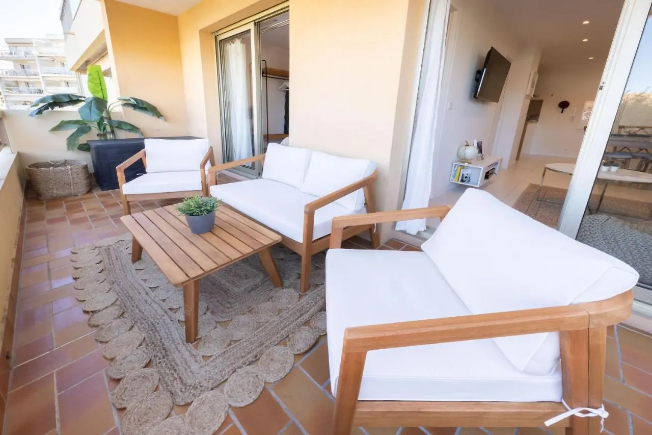Apartment Lumineux, Tout Confort, Wifi & Terrace & Parking Saint-Laurent-du-Var
