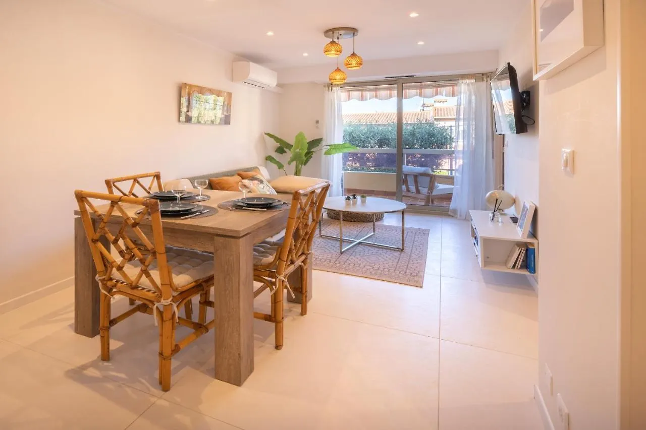 Lumineux, Tout Confort, Wifi & Terrace & Parking Saint-Laurent-du-Var Appartamento